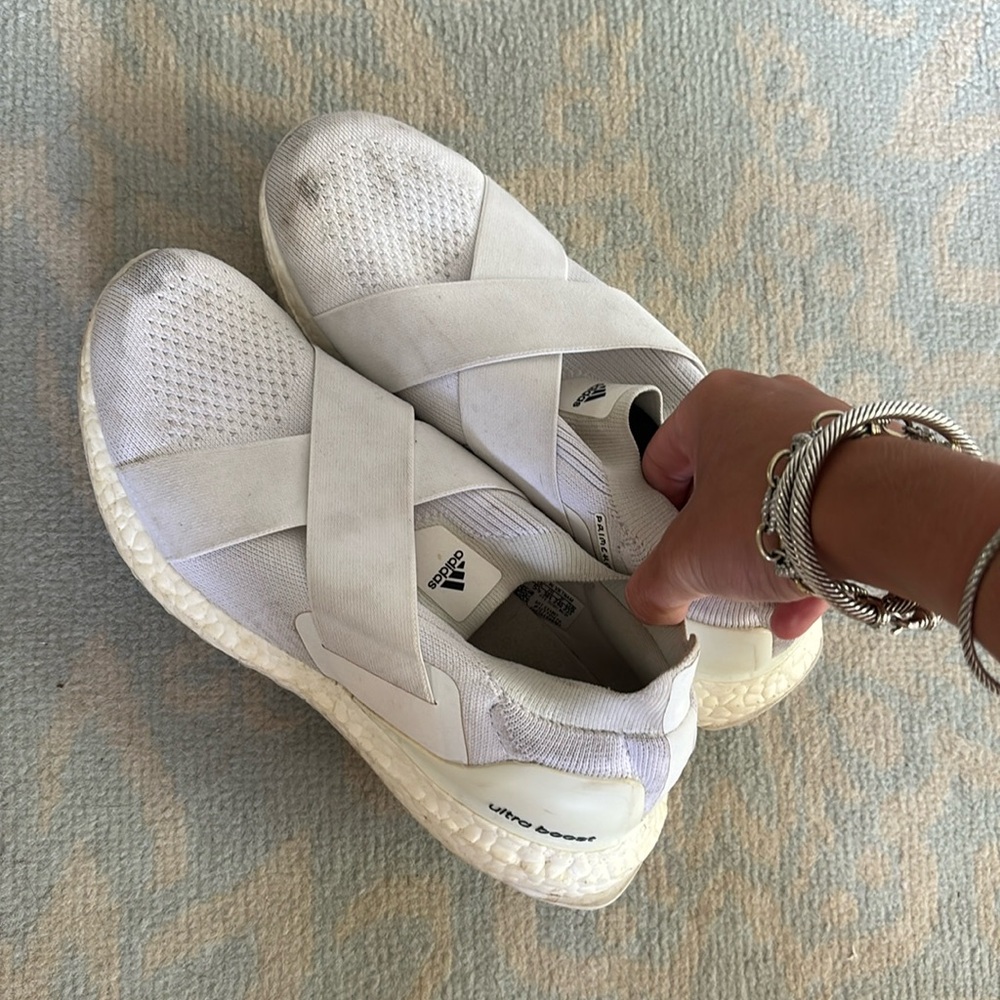 Adidas Tennis Shoes